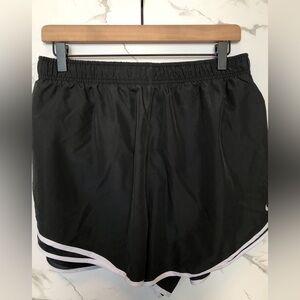 Women’s Nike Tempo Shorts - Black - 2XL